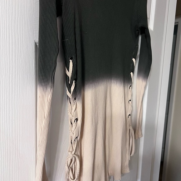 Onetheland Ombré Tunic Top - Picture 2 of 5